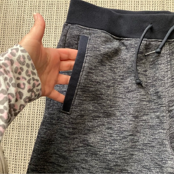 Hollister Women’s Joggers Size Small - Picture 3 of 11